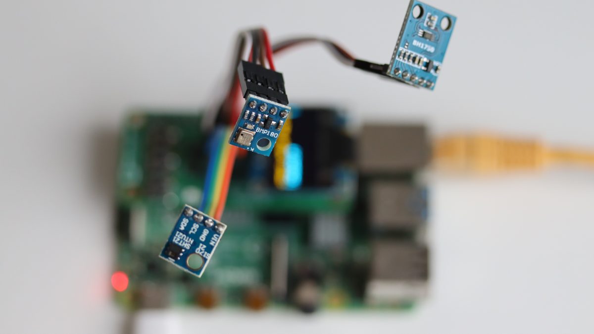 Open Hardware Rpi Connector ANAVI Info uHAT – an open hardware Raspberry Pi add-on board with a ...